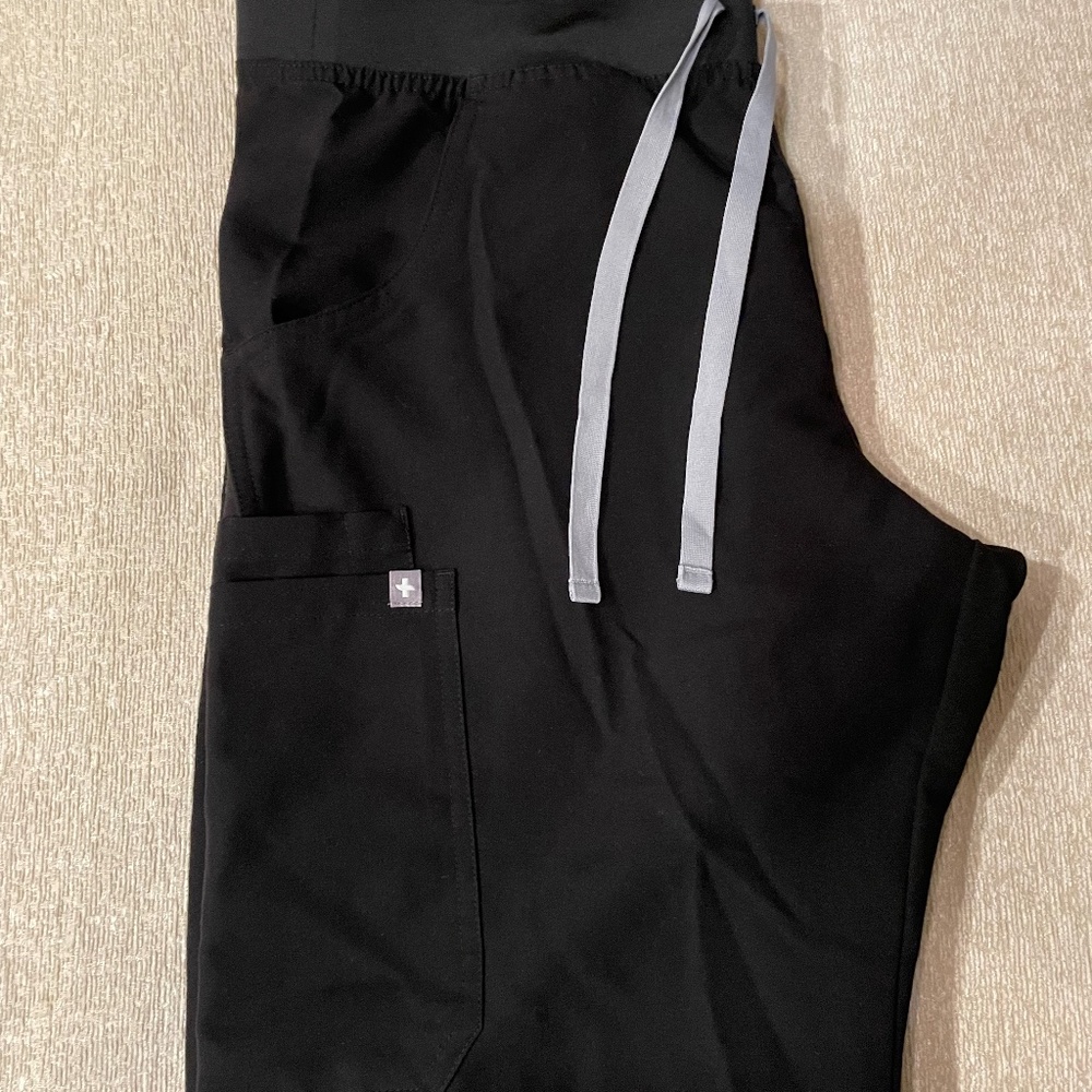 FIGS Black Kade Tall Cargo Scrub Pants